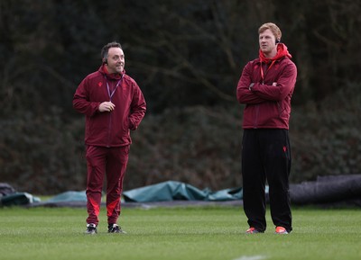 120226 - Wales Rugby Training - Matt Sherratt, Attack Coach and Rhys Patchell, Kicking Coach during training