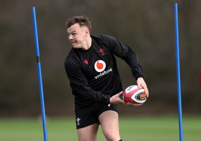 120226 - Wales Rugby Training - Jarrod Evans during training