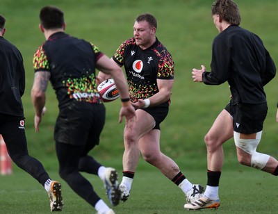 120226 - Wales Rugby Training - Dewi Lake during training