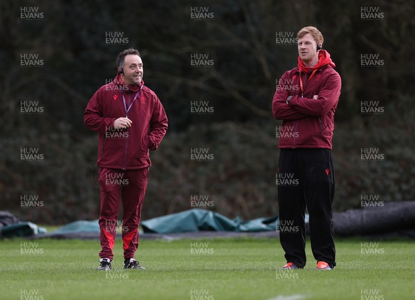 120226 - Wales Rugby Training - Matt Sherratt, Attack Coach and Rhys Patchell, Kicking Coach during training