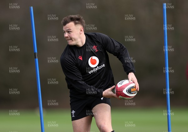 120226 - Wales Rugby Training - Jarrod Evans during training