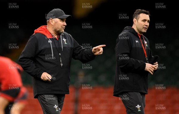 120320 - Wales Rugby Training - Wayne Pivac and Stephen Jones during training