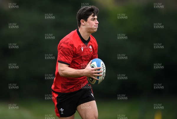 120321 - Wales Rugby Training - Louis Rees-Zammit during training