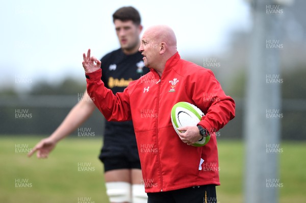 120617 - Wales Rugby Training - Shaun Edwards during training