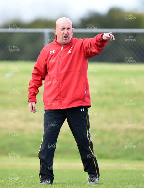 120617 - Wales Rugby Training - Shaun Edwards during training