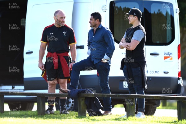 120617 - Wales Rugby Training - Robin McBryde talks to Frano Botica and his son Jacob Botica during training