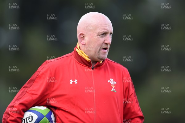 120617 - Wales Rugby Training - Shaun Edwards during training