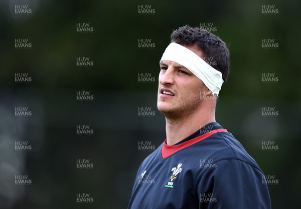 120617 - Wales Rugby Training - Aaron Shingler during training