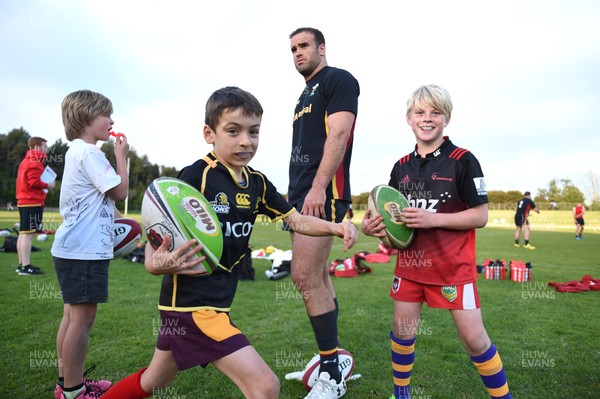 120617 - Wales Rugby Training - Jamie Roberts meets young players at Takapuna Rugby Club during training