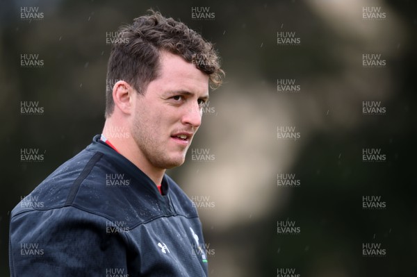 120618 - Wales Rugby Training - Ryan Elias during training
