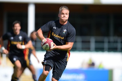 120815 - Wales Rugby Training -Gareth Anscombe during training