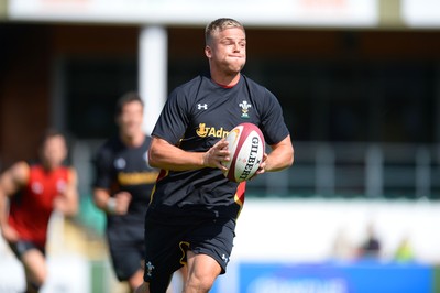 120815 - Wales Rugby Training -Gareth Anscombe during training