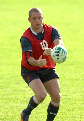 12.09.07 - Wales Rugby World Cup Training - Shane Williams in action during training 