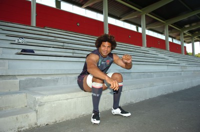 12.09.07 - Wales Rugby World Cup Training - Colin Charvis prepares for training 