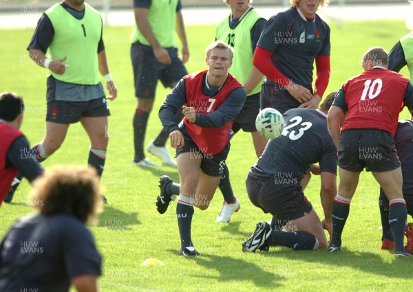 12.09.07 - Wales Rugby World Cup Training - Dwayne Peel in action during training 