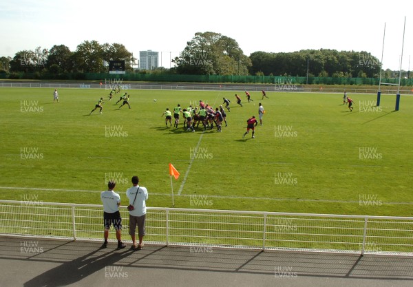12.09.07 - Wales Rugby World Cup Training - The Welsh team go through some moves during training 