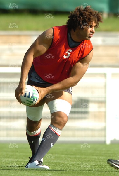 12.09.07 - Wales Rugby World Cup Training - Colin Charvis in action during training 