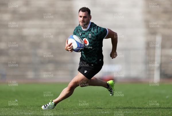 120923 - Wales Rugby Training in Nice, ahead of their second Rugby World Cup game against Portugal - Tomos Williams during training