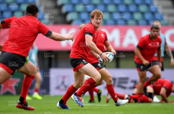 121019 - Wales Rugby Training - Rhys Patchell during training