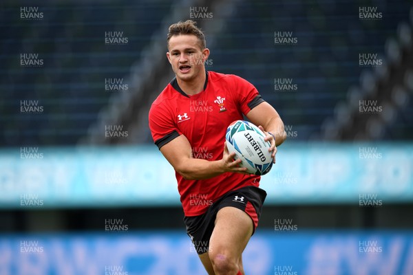121019 - Wales Rugby Training - Hallam Amos during training