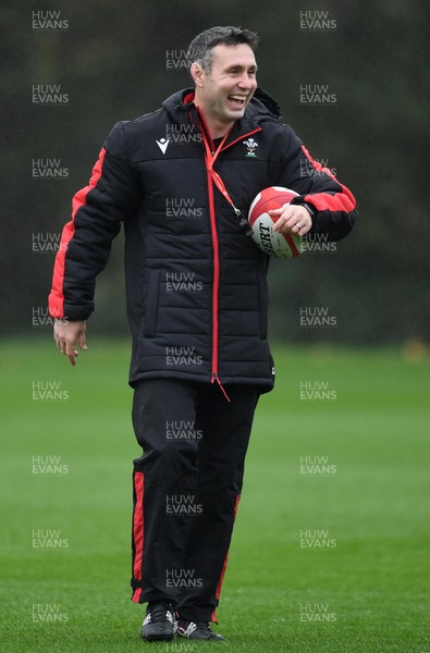 121020 - Wales Rugby Training - Stephen Jones during training