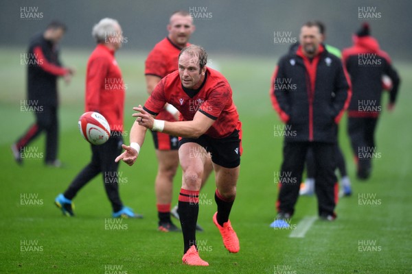 121020 - Wales Rugby Training - Alun Wyn Jones during training