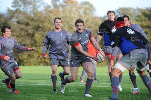 121113 - Wales Rugby Training -Hallam Amos during training