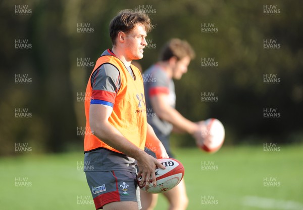 121113 - Wales Rugby Training -Cory Allen during training