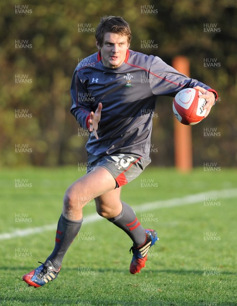 121113 - Wales Rugby Training -Dan Biggar during training