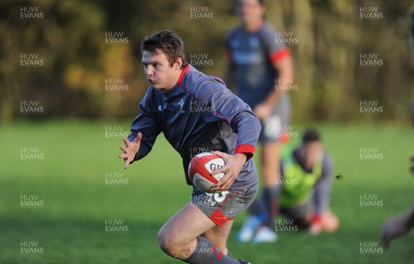 121113 - Wales Rugby Training -Dan Biggar during training