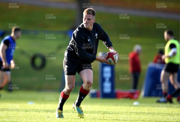 121118 - Wales Rugby Training - Gareth Anscombe during training