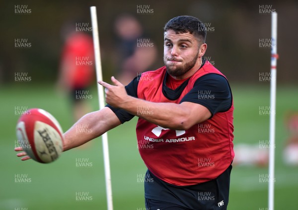 121118 - Wales Rugby Training - Nicky Smith during training