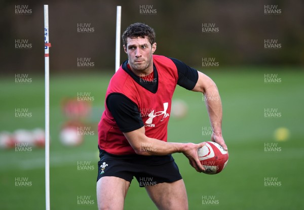 121118 - Wales Rugby Training - Jonah Holmes during training