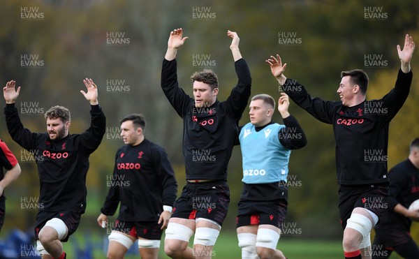 121121 - Wales Rugby Training - Thomas Young, Taine Basham, Will Rowlands, Ben Carter and Adam Beard during training