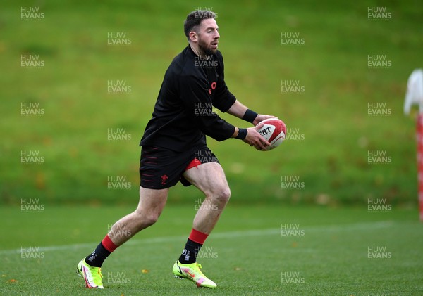 121121 - Wales Rugby Training - Alex Cuthbert during training