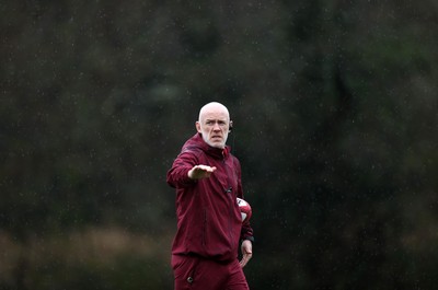 121125 - Wales Rugby Training in the week leading up to their game against Japan - Steve Tandy, Head Coach during training