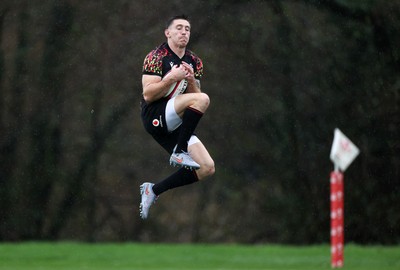 121125 - Wales Rugby Training in the week leading up to their game against Japan - Josh Adams during training