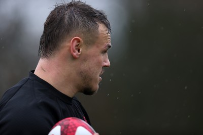 121125 - Wales Rugby Training in the week leading up to their game against Japan - Jarrod Evans during training