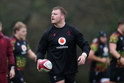 121125 - Wales Rugby Training in the week leading up to their game against Japan - Dewi Lake during training