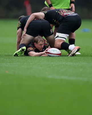 121125 - Wales Rugby Training in the week leading up to their game against Japan - Blair Murray during training