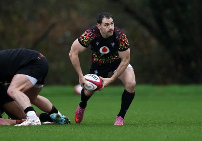 121125 - Wales Rugby Training in the week leading up to their game against Japan - Tomos Williams during training