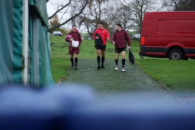 121125 - Wales Rugby Training in the week leading up to their game against Japan - Tomos Williams, Louis Rees-Zammit and Josh Adams