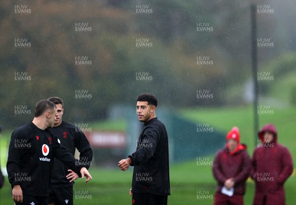 121125 - Wales Rugby Training in the week leading up to their game against Japan - Rio Dyer during training