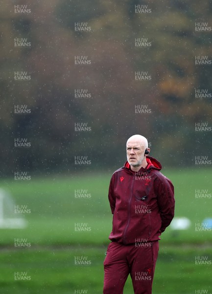 121125 - Wales Rugby Training in the week leading up to their game against Japan - Steve Tandy, Head Coach during training