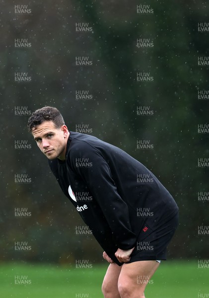 121125 - Wales Rugby Training in the week leading up to their game against Japan - Kieran Hardy during training