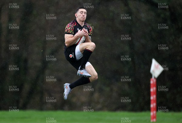 121125 - Wales Rugby Training in the week leading up to their game against Japan - Josh Adams during training