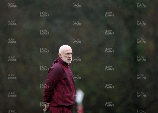 121125 - Wales Rugby Training in the week leading up to their game against Japan - Steve Tandy, Head Coach during training
