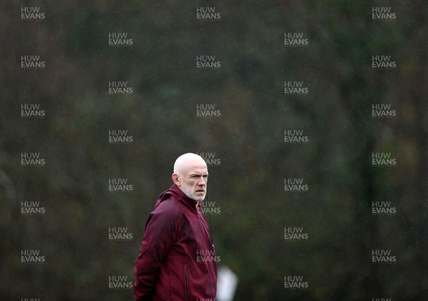 121125 - Wales Rugby Training in the week leading up to their game against Japan - Steve Tandy, Head Coach during training