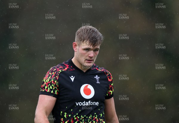 121125 - Wales Rugby Training in the week leading up to their game against Japan - Taine Plumtree during training