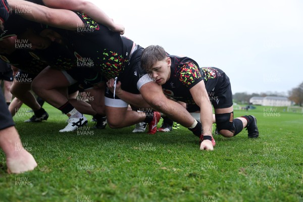 121125 - Wales Rugby Training in the week leading up to their game against Japan - Alex Mann during training